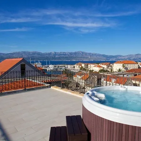 Harbor House Panoramic Harbor View *