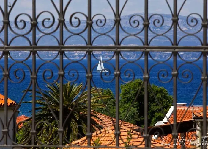 Harbor House Panoramic Harbor View * Supetar